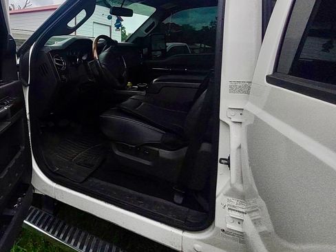 Used 2015 Ford F350 Platinum image 6