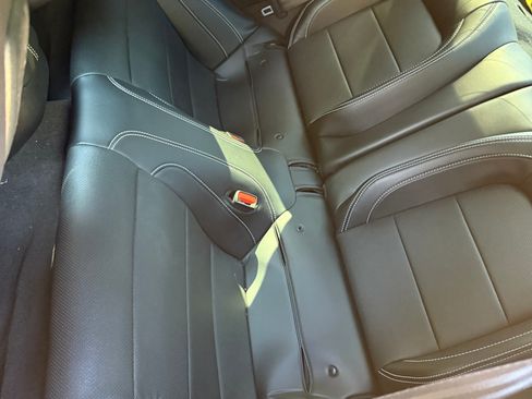 Used 2022 Ford Mustang Shelby GT500 w/ Technology Package RWD image 12