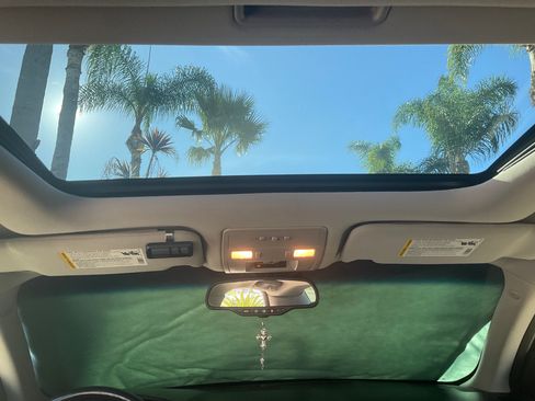 Used 2006 Cadillac STS V image 16