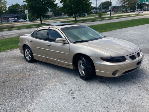 Used 2002 Pontiac Grand Prix GT w/ Opt Pkg 3 FWD image 9