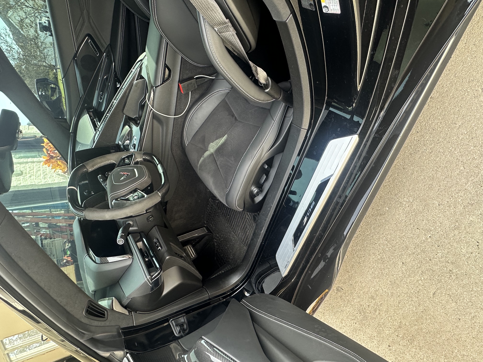 Used 2025 Chevrolet Corvette Z06 w/ Stealth Interior Trim Package RWD image 10