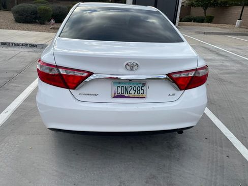 Used 2017 Toyota Camry LE image 4