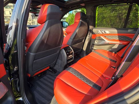 Used 2020 BMW X5 M Competition w/ Executive Package image 18