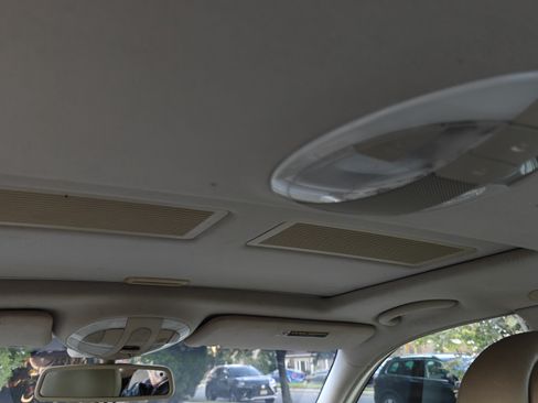 Used 2005 Mercedes-Benz E 320 E 320 Sedan 4D image 17