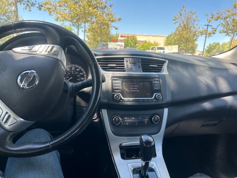 Used 2015 Nissan Sentra SV FWD image 2