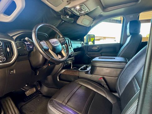 Used 2022 GMC Sierra 3500 Denali w/ Denali Ultimate Package AWD/4WD image 10