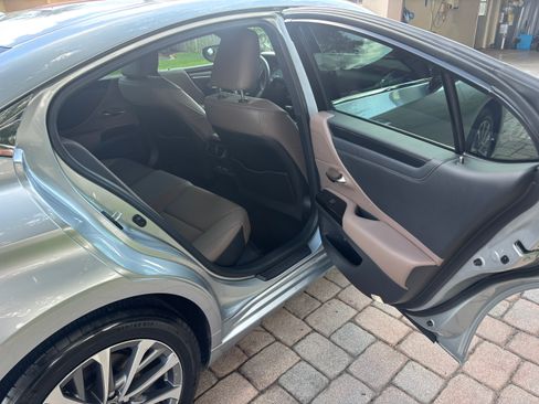 Used 2022 Lexus ES 350 w/ Accessory Package 2 FWD image 8
