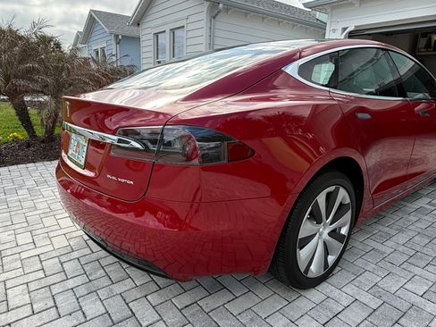 Used 2021 Tesla Model S Long Range Plus image 8