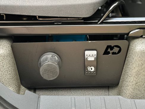 Used 2025 INEOS Grenadier image 29