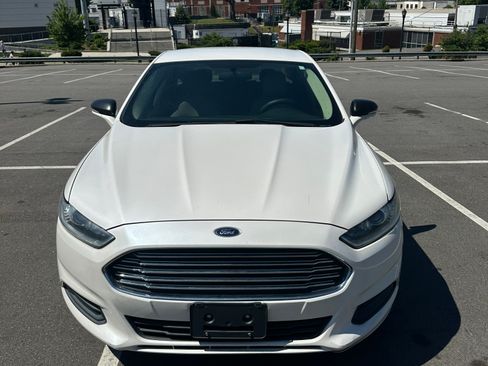 Used 2016 Ford Fusion SE FWD image 12