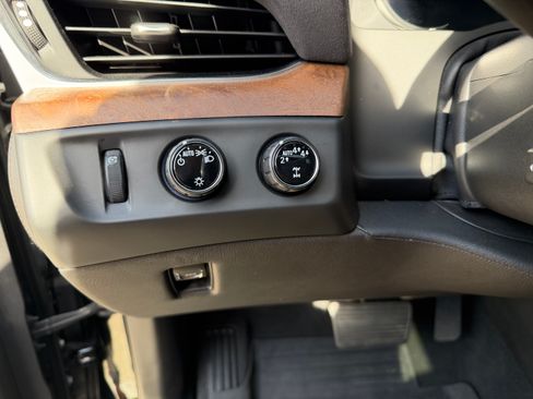 Used 2019 Cadillac Escalade Premium Luxury AWD/4WD image 9