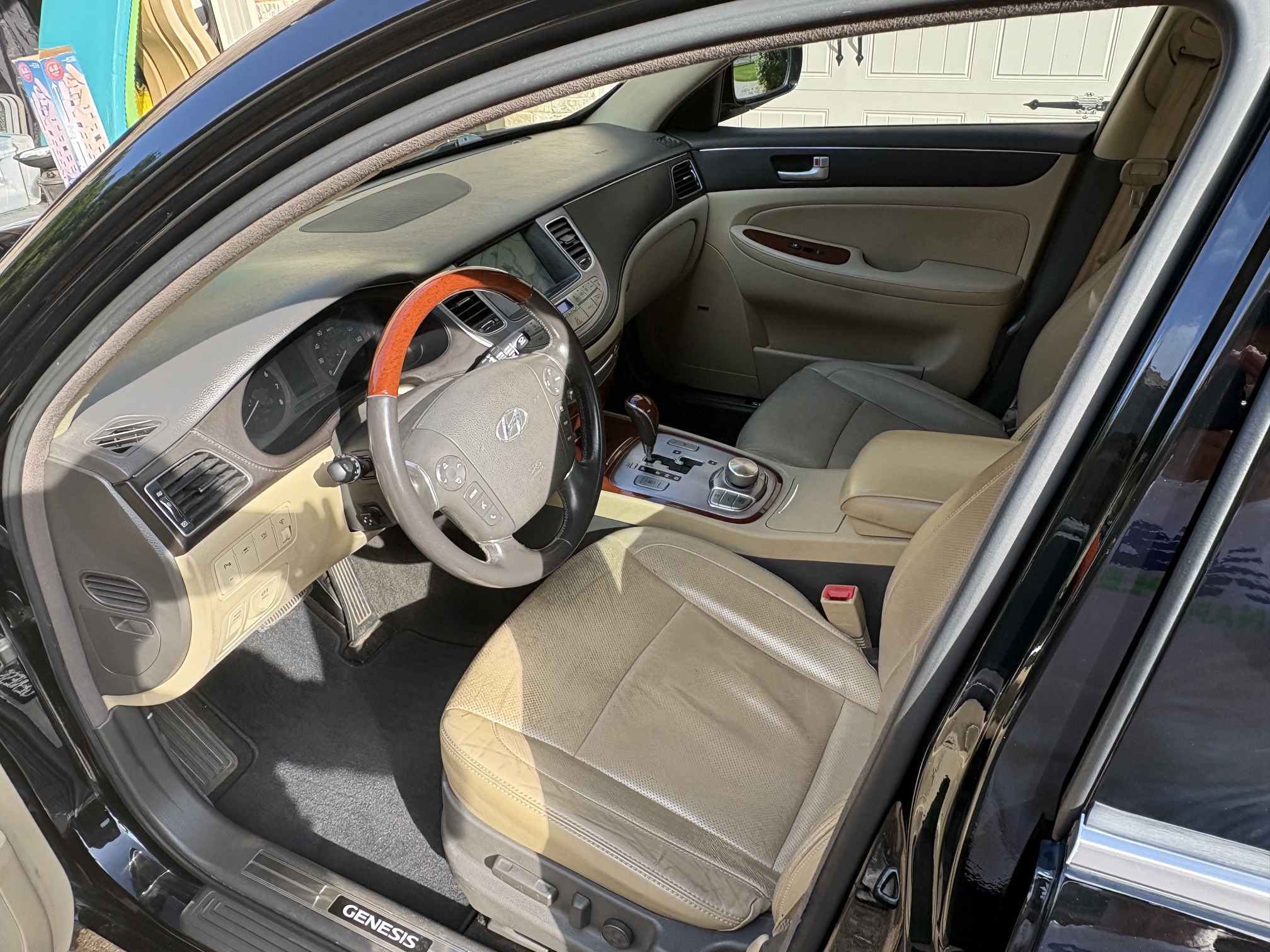 Used 2012 Hyundai Genesis 4.6 RWD image 8