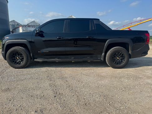Used 2024 Chevrolet Silverado EV W/T AWD/4WD image 2