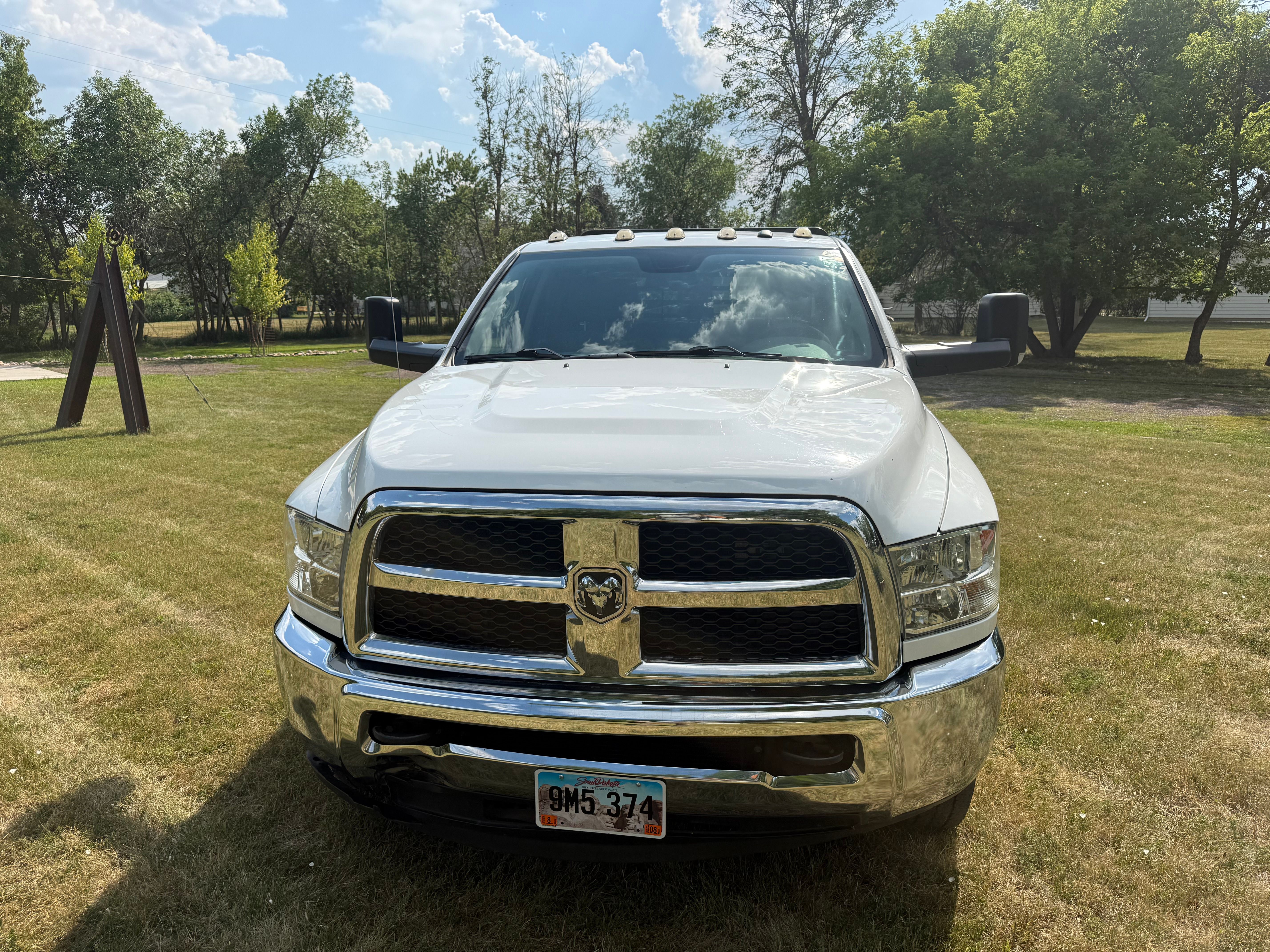 Used 2018 RAM 3500 Tradesman w/ Chrome Appearance Group AWD/4WD image 4