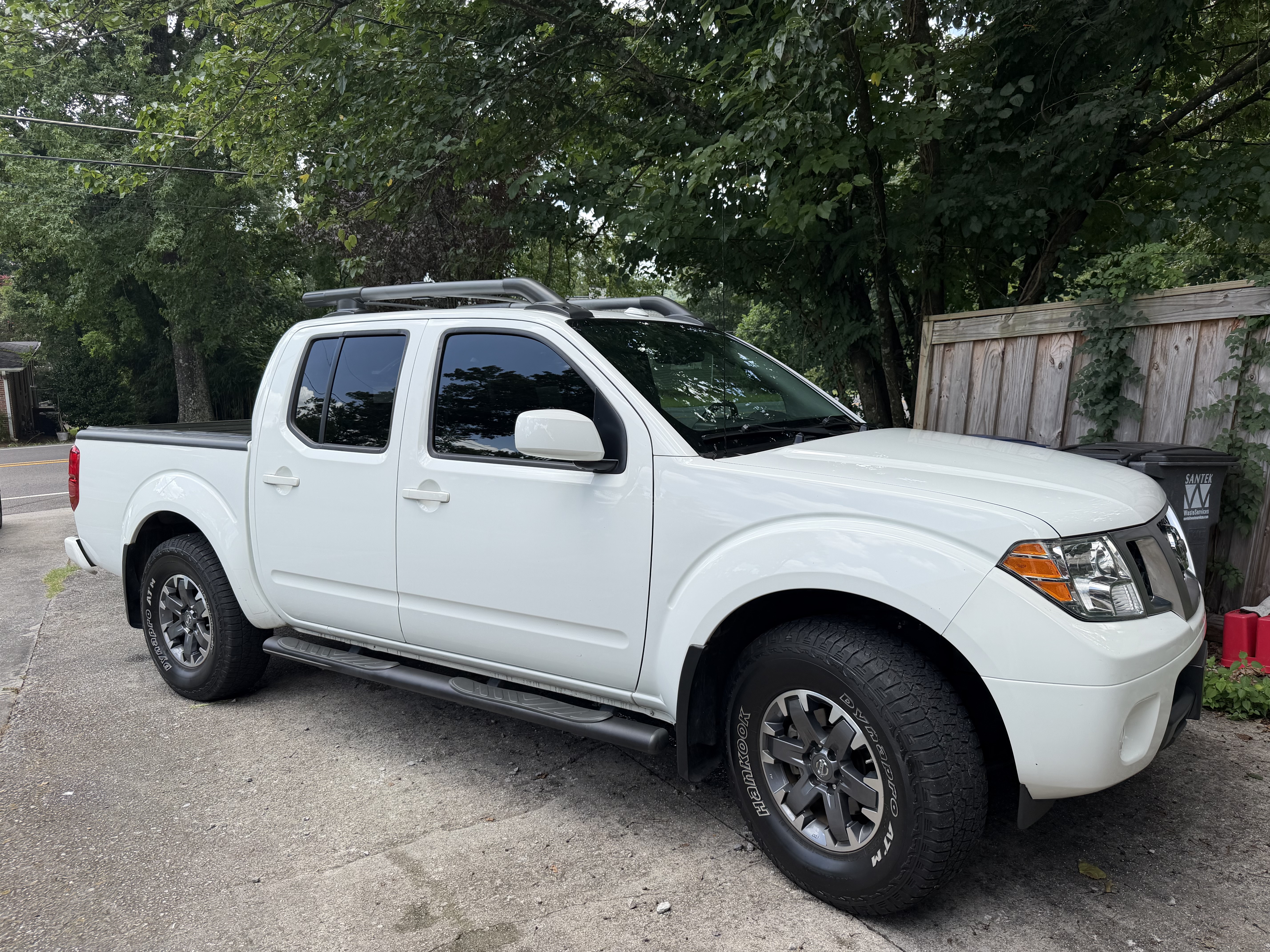 Used 2017 Nissan Frontier PRO-4X w/ Pro-4x Luxury Package AWD/4WD image 1