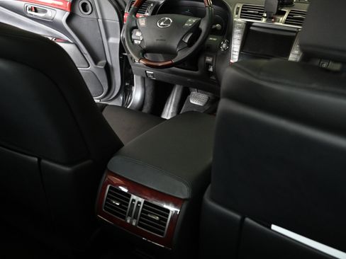 Used 2011 Lexus LS 460 L w/ Luxury Pkg AWD/4WD image 14