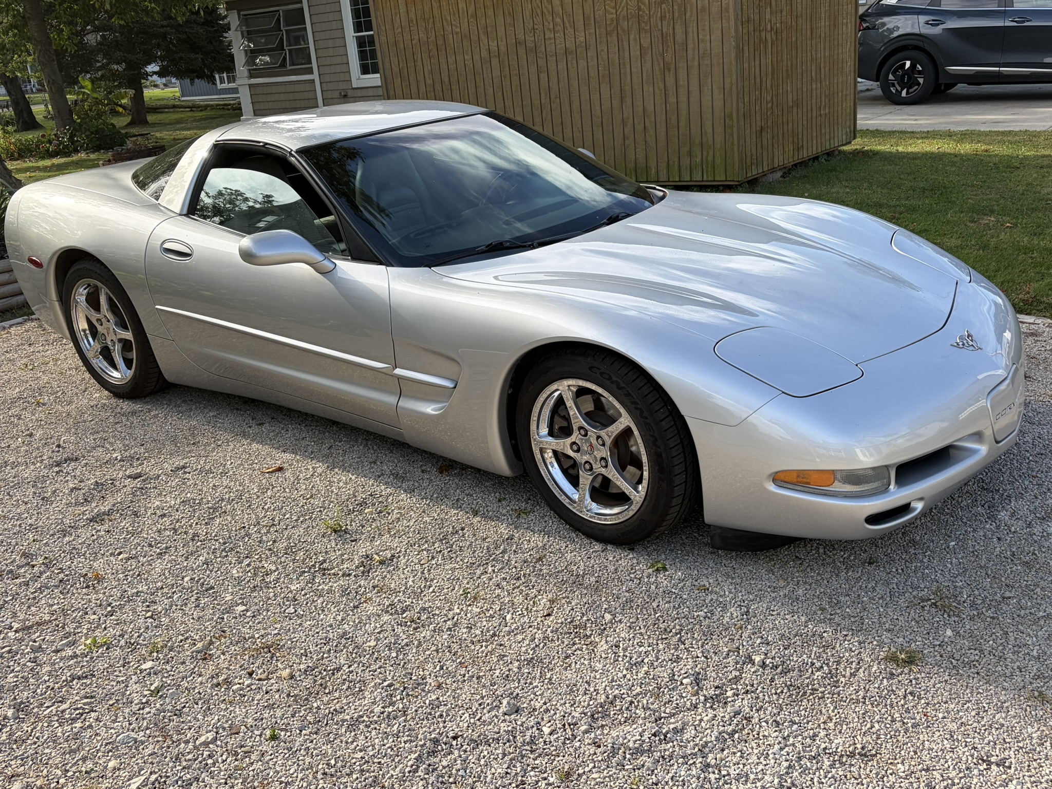 Used 2003 Chevrolet Corvette Coupe w/ Preferred Equipment Group RWD image 1