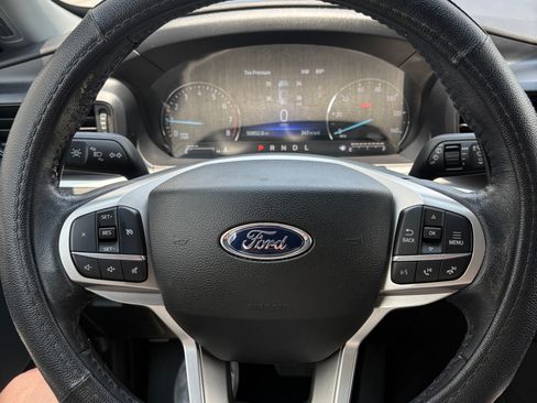 Used 2022 Ford Explorer XLT AWD/4WD image 14