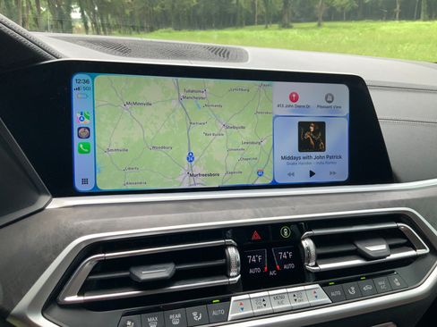 Used 2022 BMW X5 xDrive40i w/ M Sport Package AWD/4WD image 14