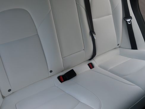 Used 2020 Tesla Model 3 Standard Range Plus image 16