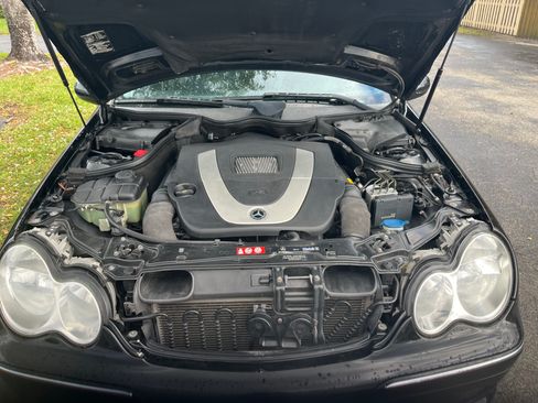 Used 2006 Mercedes-Benz C 230 Sedan image 13