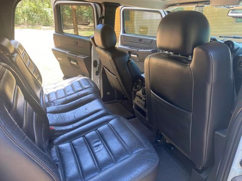Used 2005 HUMMER H2 w/ Preferred Equipment Group image 12