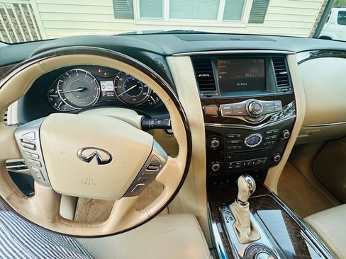 Used 2016 INFINITI QX80 4WD w/ 22" Wheel Package image 6