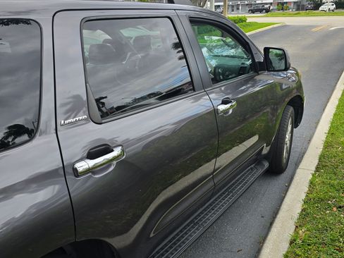 Used 2014 Toyota Sequoia Limited image 32