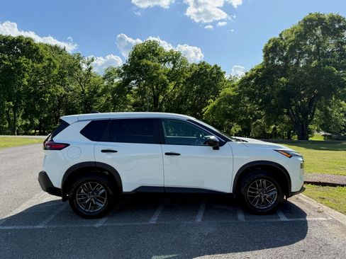 Used 2023 Nissan Rogue S AWD/4WD image 29