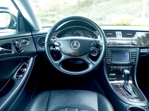 Used 2007 Mercedes-Benz CLS 550 image 8