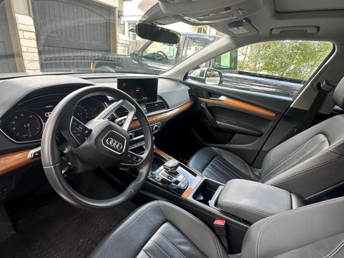 Used 2021 Audi Q5 2.0T Premium w/ Convenience Package image 12