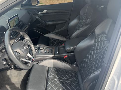 Used 2018 Audi SQ5 Prestige w/ Prestige Package image 12
