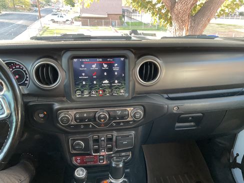 Used 2021 Jeep Gladiator Rubicon image 15