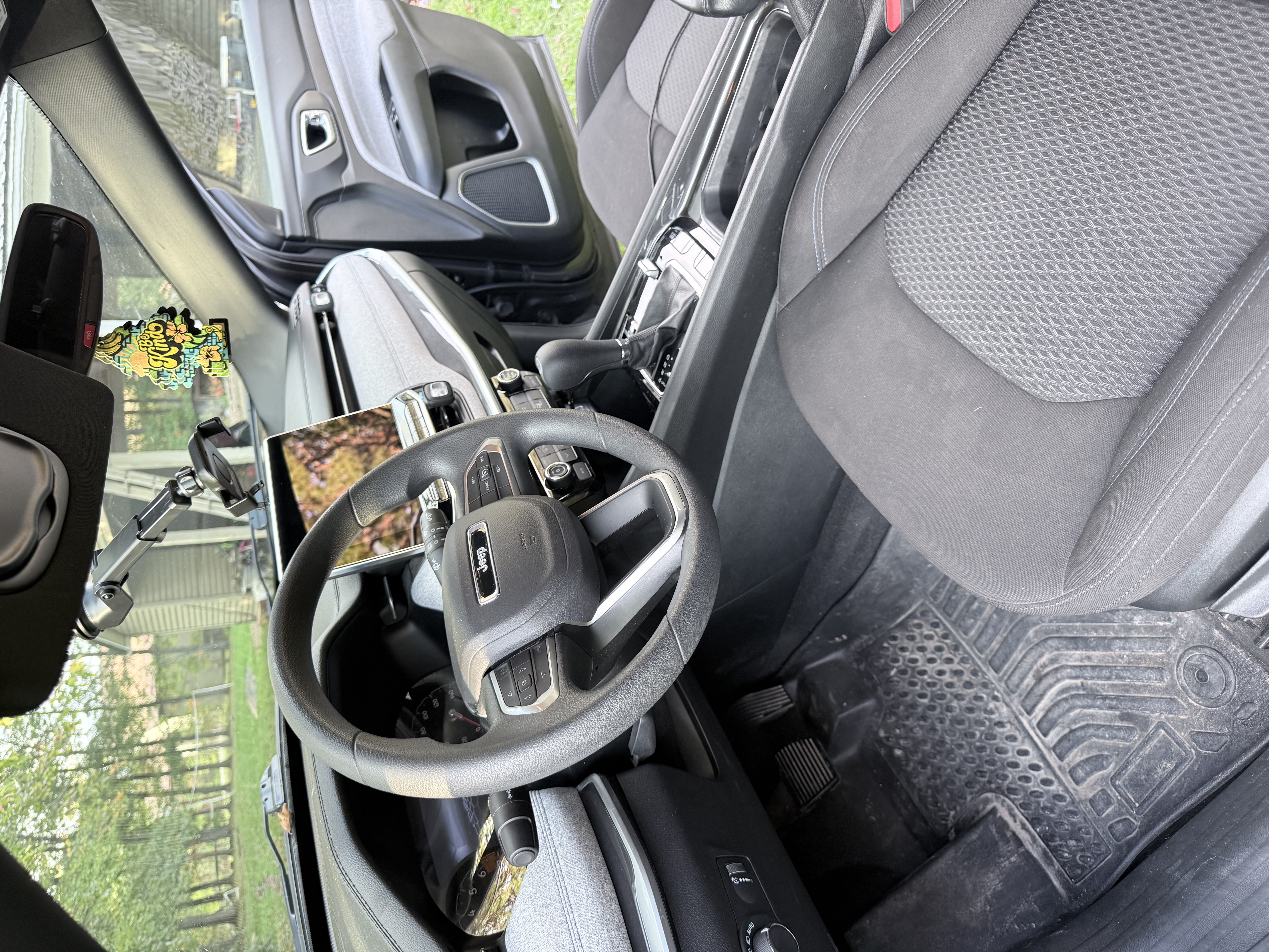 Used 2024 Jeep Compass Sport AWD/4WD image 10
