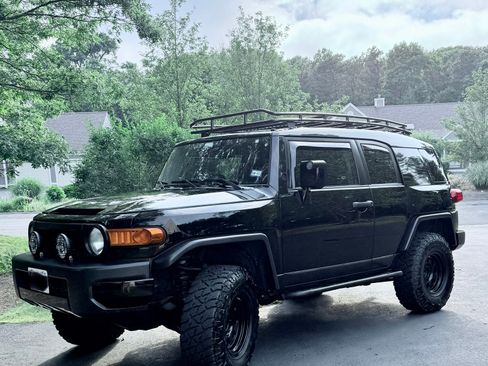 Used 2010 Toyota FJ Cruiser 4WD w/ Convenience Pkg image 2