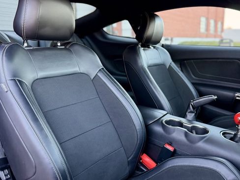 Used 2017 Ford Mustang Shelby GT350 image 6