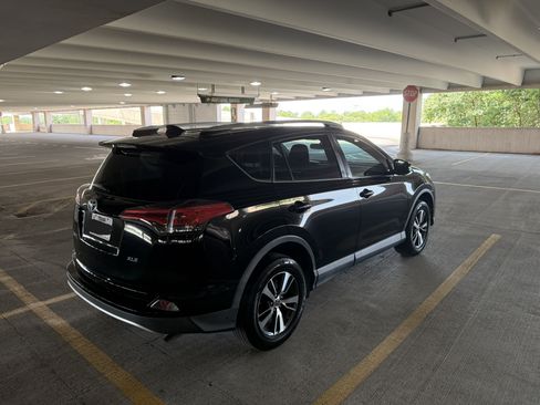 Used 2016 Toyota RAV4 XLE FWD image 6