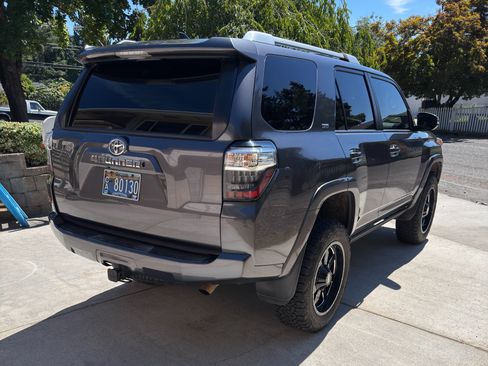 Used 2016 Toyota 4Runner SR5 Premium AWD/4WD image 2