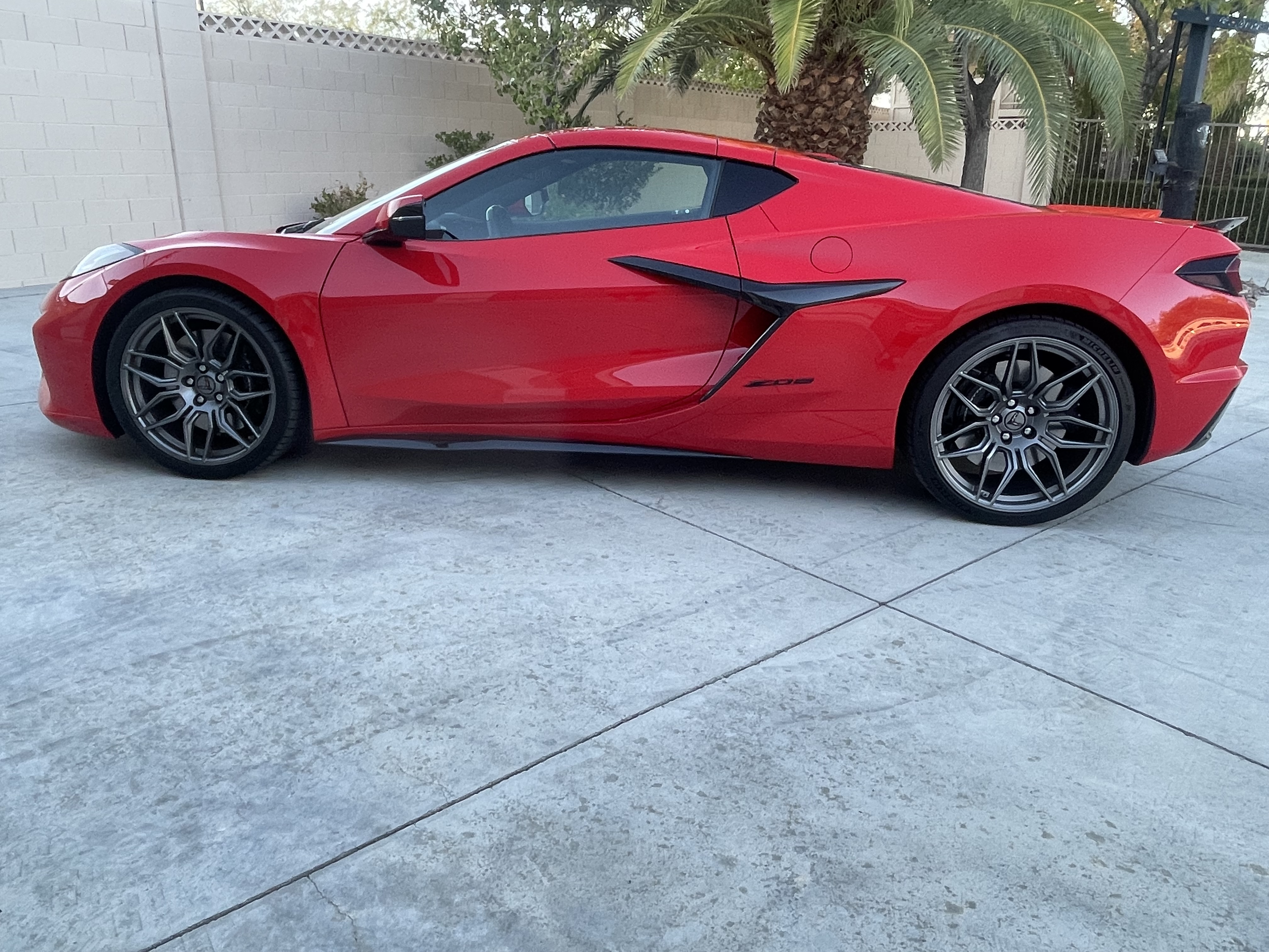 Used 2023 Chevrolet Corvette Z06 RWD image 28