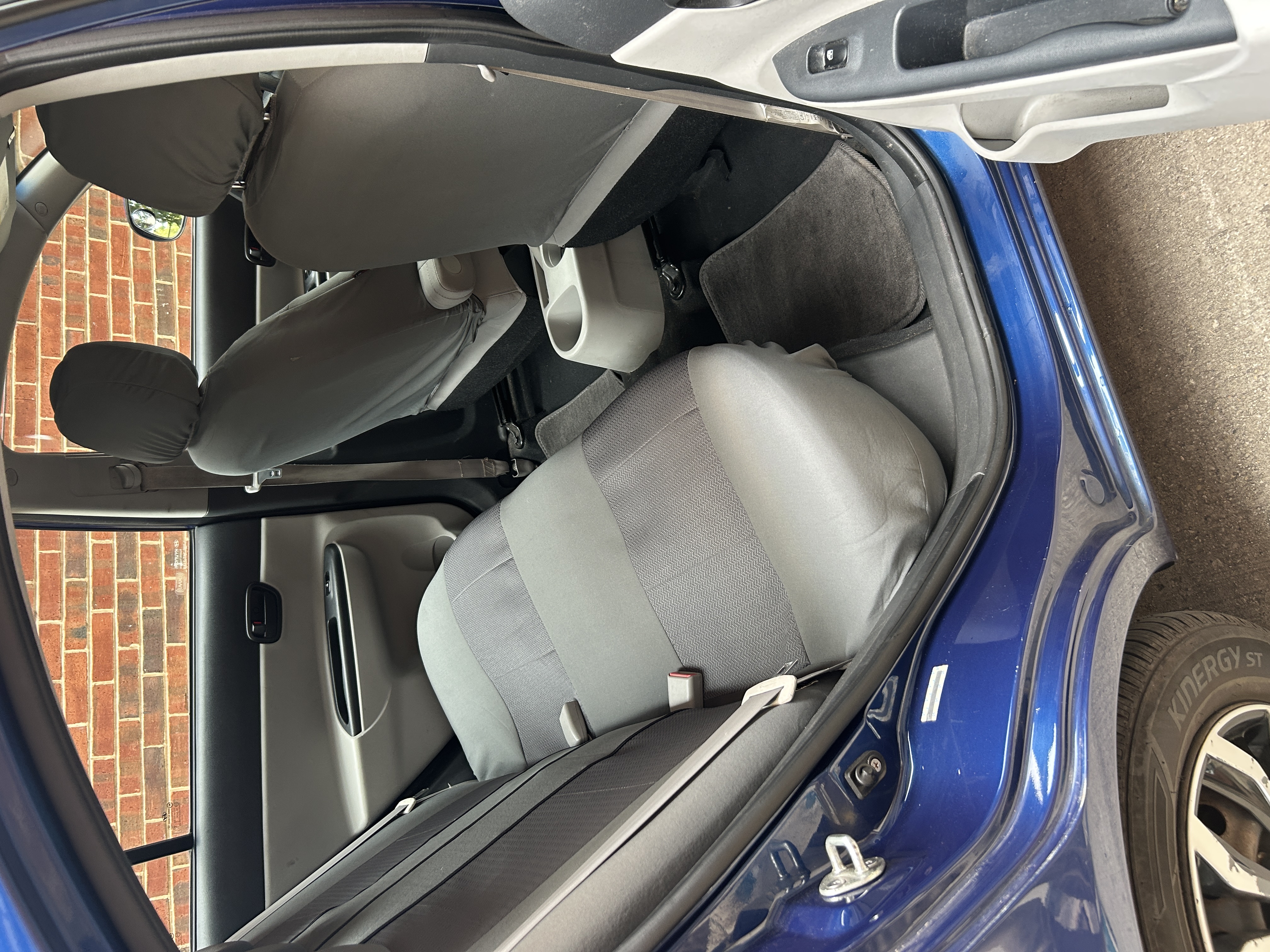 Used 2011 Hyundai Accent GLS w/ Premium Pkg 4 FWD image 15