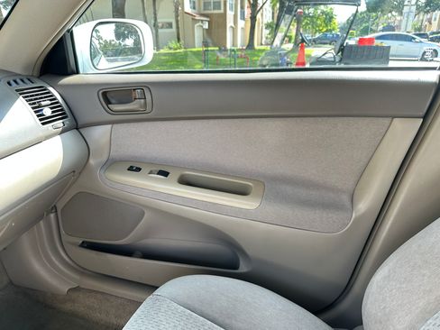 Used 2003 Toyota Camry SE image 11