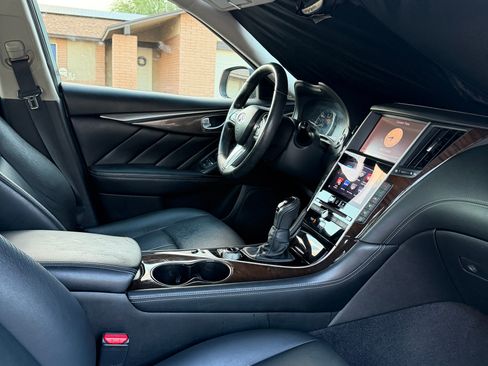 Used 2018 INFINITI Q50 Luxe RWD image 10