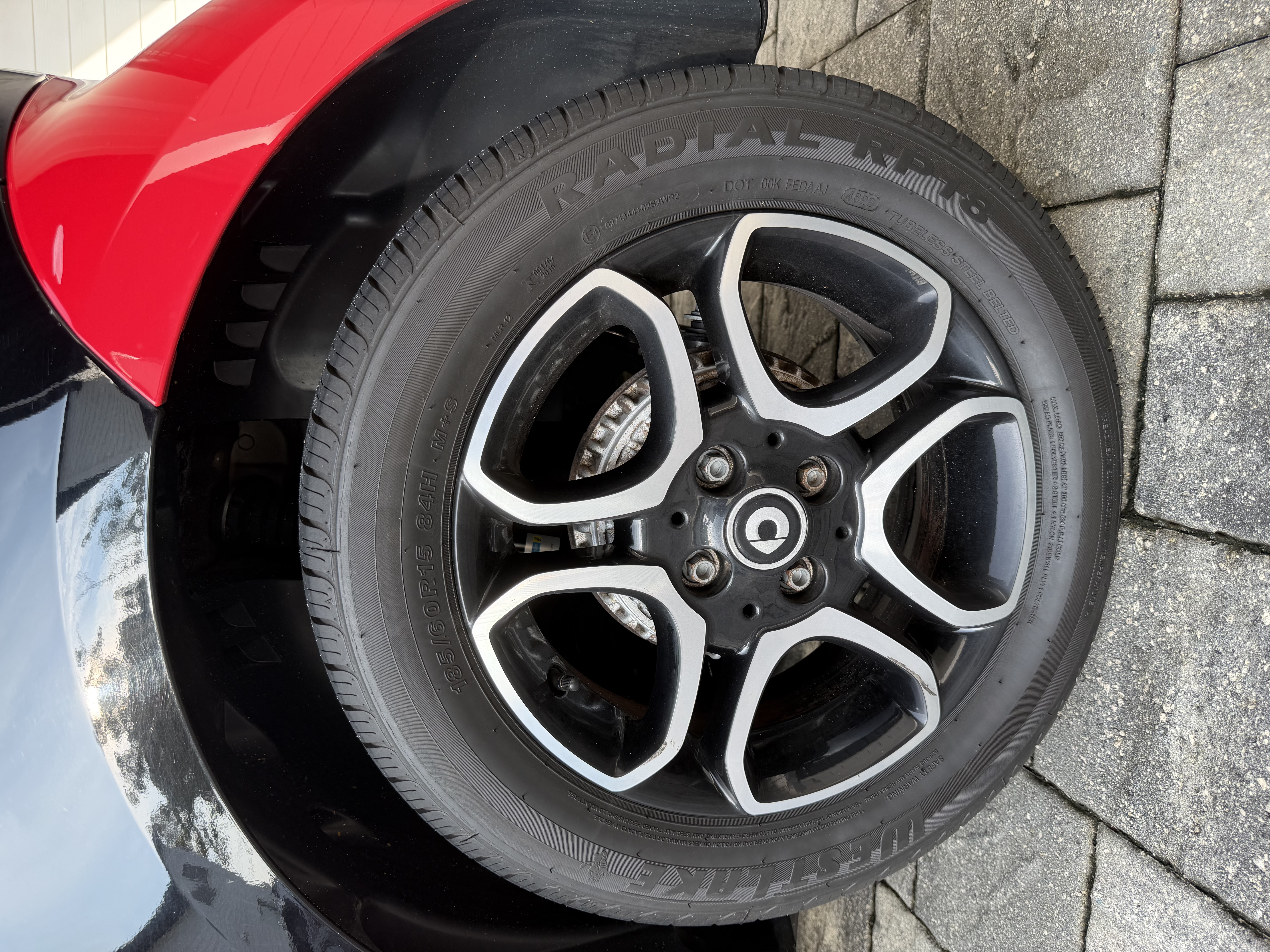Used 2016 smart fortwo Prime RWD image 21