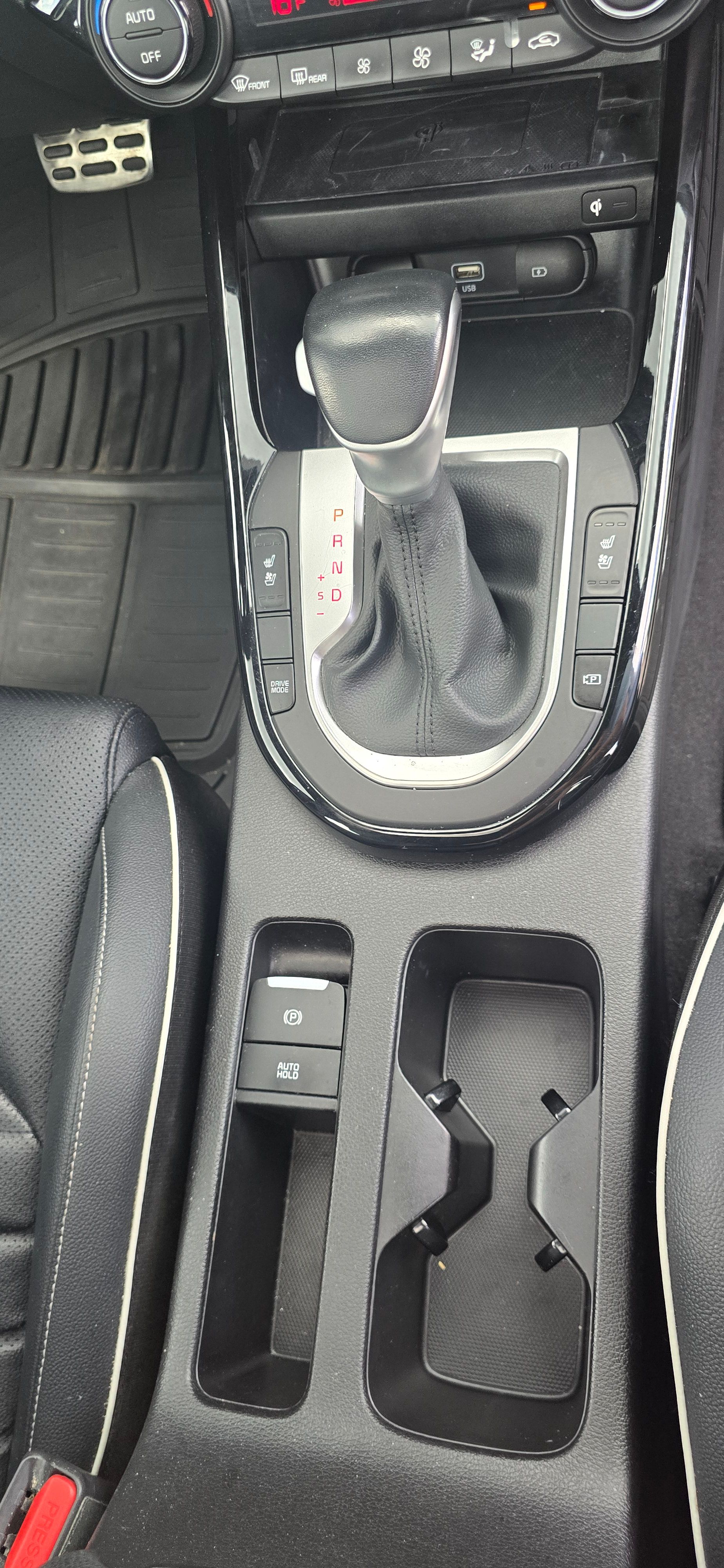 Used 2024 Kia Forte GT-Line w/ GT-Line Premium Package FWD image 9