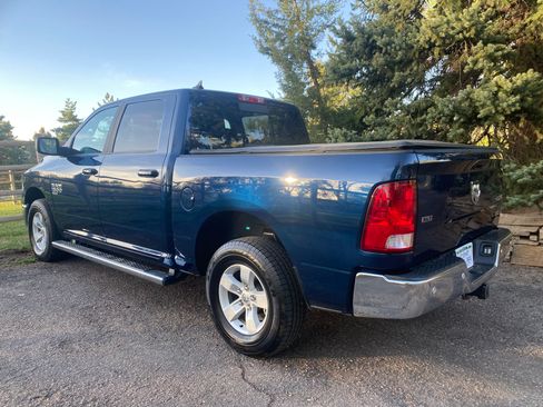 Used 2019 RAM 1500 Classic SLT w/ Luxury Group image 1
