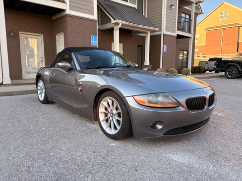 Used 2004 BMW Z4 2.5i image 1