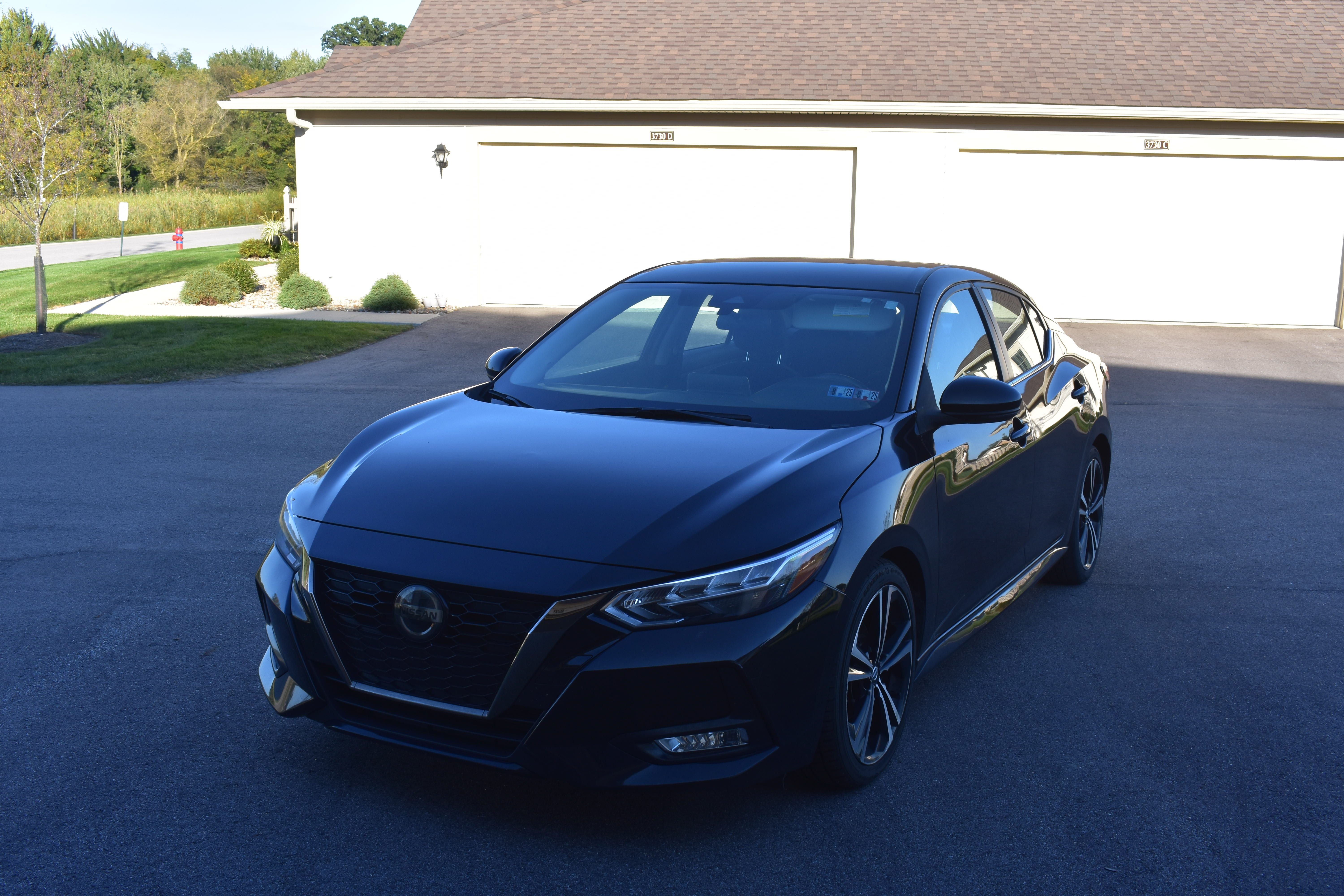 Used 2021 Nissan Sentra SR FWD image 1