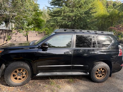 Used 2014 Lexus GX 460 Luxury image 4