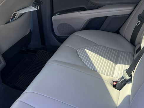 Used 2024 Toyota Camry SE image 8