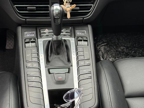 Used 2021 Porsche Macan S image 8